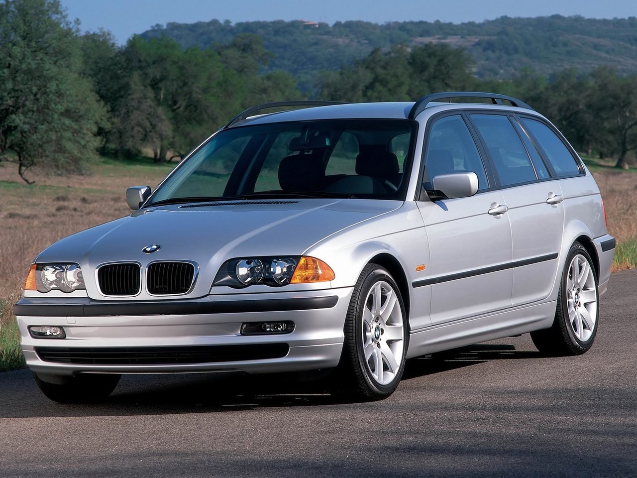 Расход газа двенадцати комплектаций универсала пять дверей BMW 3 серия. Разница стоимости заправки газом и бензином. Автономный пробег до и после установки ГБО.