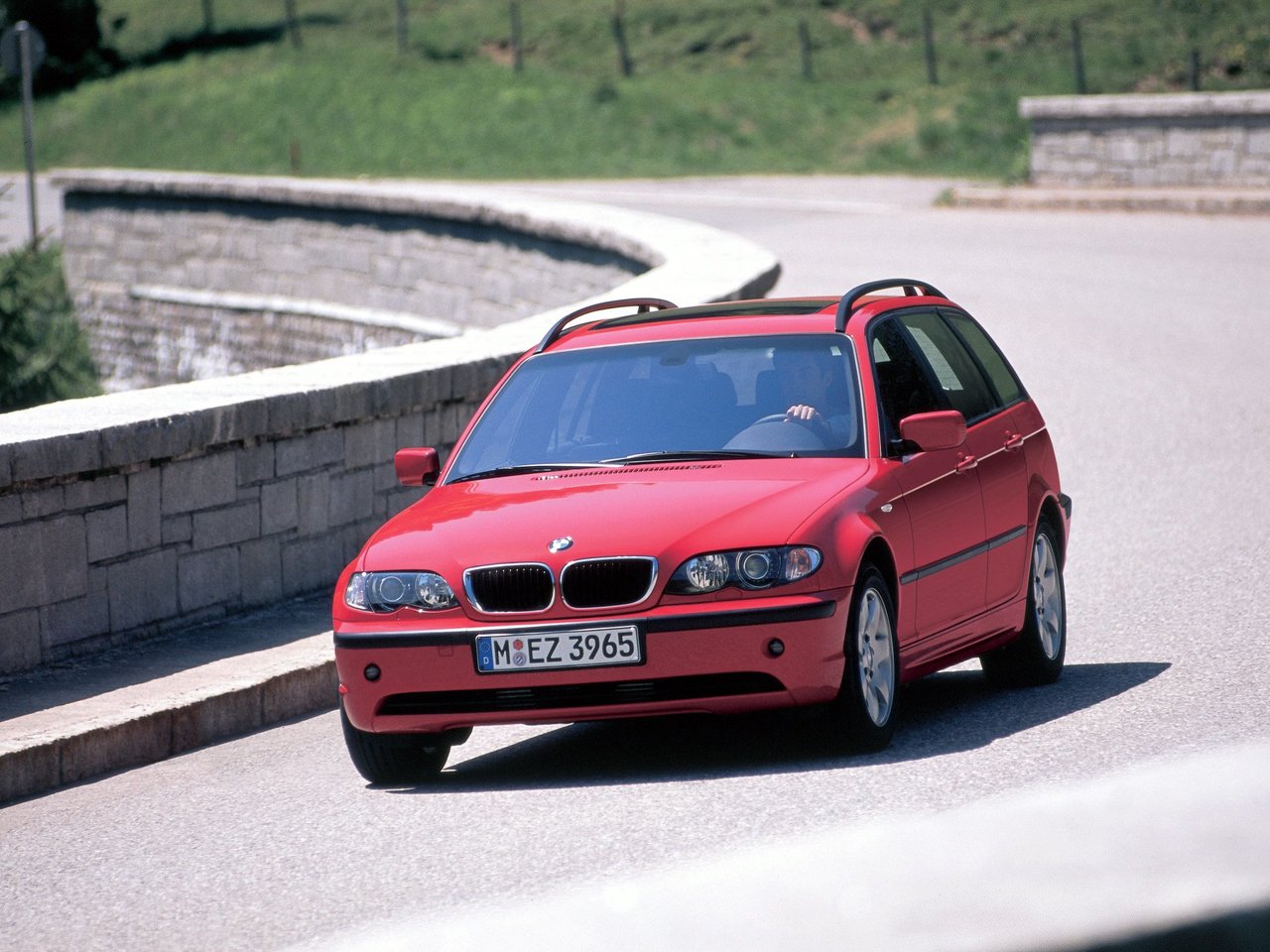 Расход газа двенадцати комплектаций универсала пять дверей BMW 3 серия. Разница стоимости заправки газом и бензином. Автономный пробег до и после установки ГБО.
