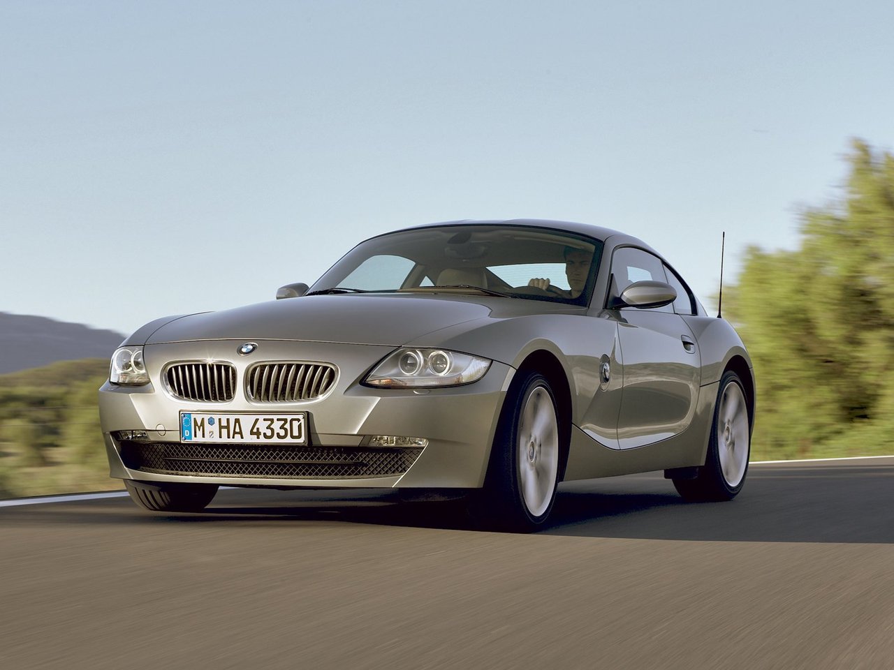 Расход газа двух комплектаций купе BMW Z4. Разница стоимости заправки газом и бензином. Автономный пробег до и после установки ГБО.