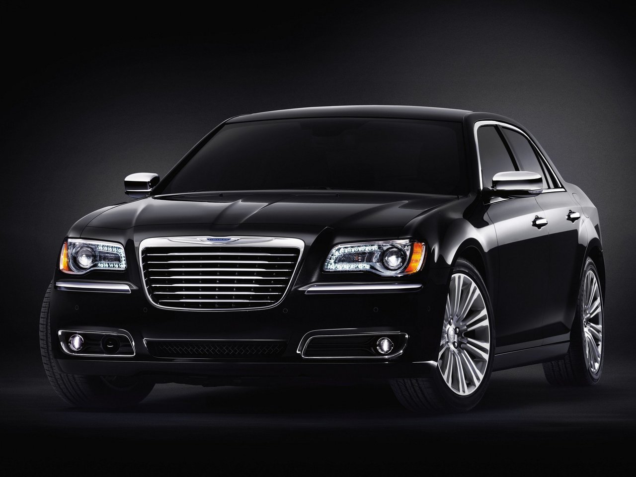 Расход газа двух комплектаций седана Chrysler 300C. Разница стоимости заправки газом и бензином. Автономный пробег до и после установки ГБО.