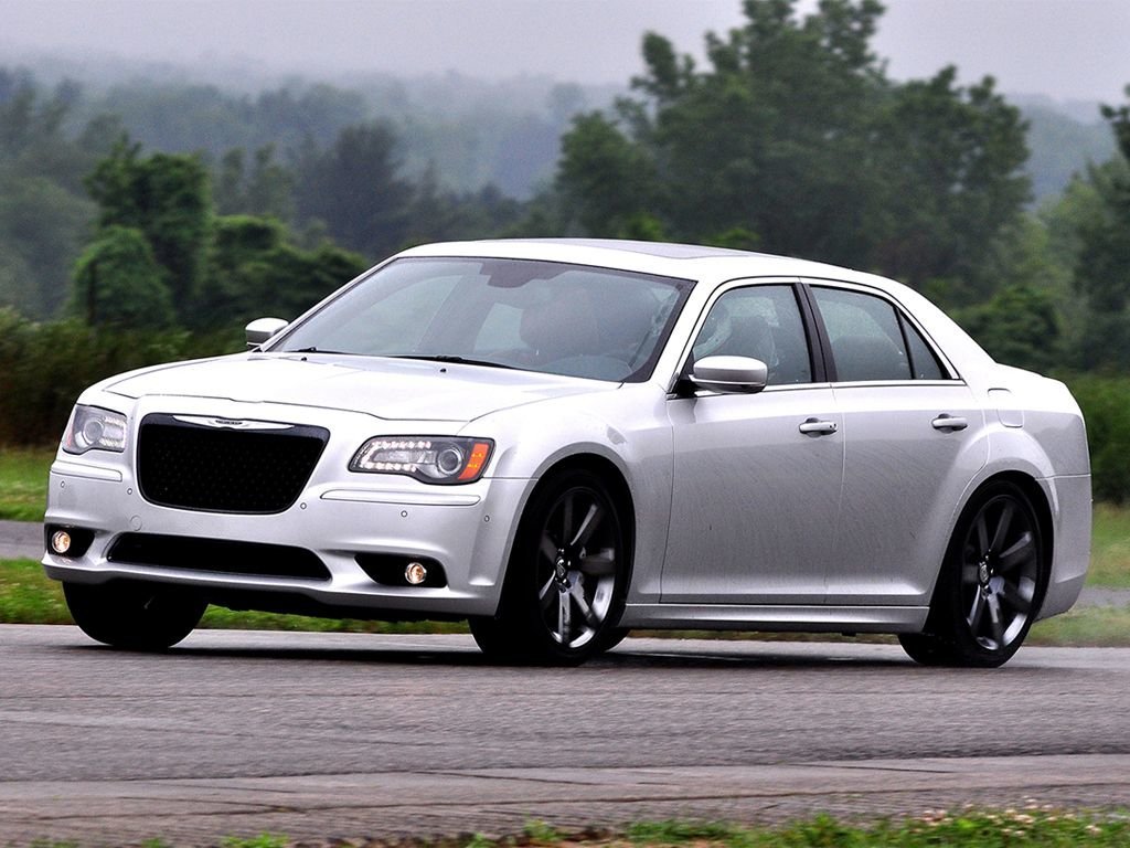 Расход газа одной комплектации седана SRT8 Chrysler 300C. Разница стоимости заправки газом и бензином. Автономный пробег до и после установки ГБО.