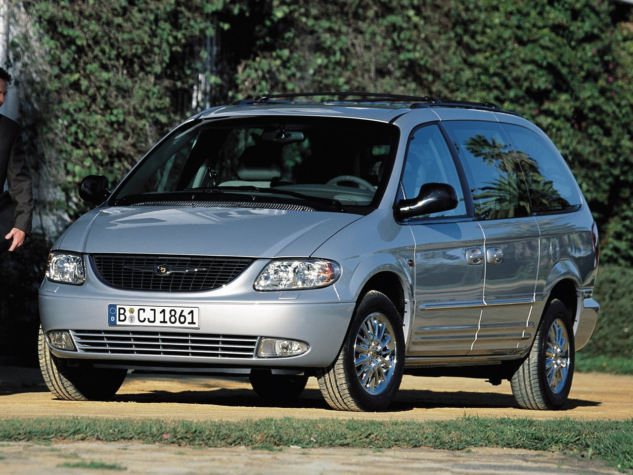 Расход газа четырёх комплектаций минивэна Grand Chrysler Voyager. Разница стоимости заправки газом и бензином. Автономный пробег до и после установки ГБО.