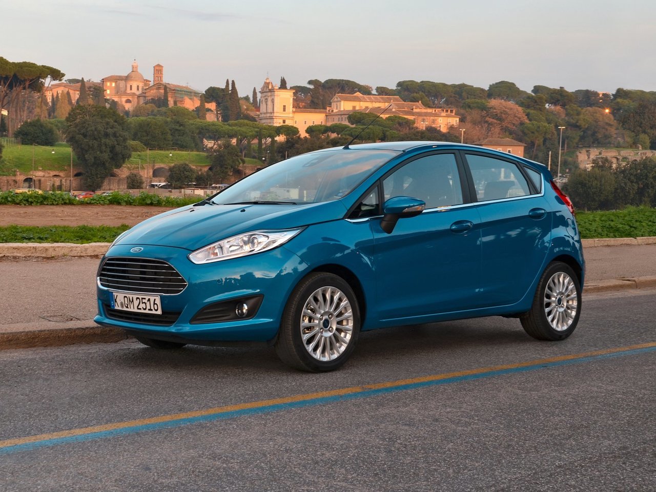 Расход газа шести комплектаций хэтчбека пять дверей Ford Fiesta. Разница стоимости заправки газом и бензином. Автономный пробег до и после установки ГБО.