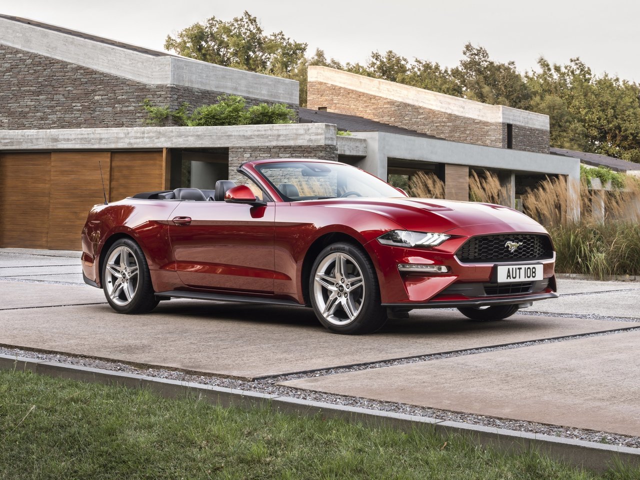 Расход газа четырёх комплектаций кабриолета Ford Mustang. Разница стоимости заправки газом и бензином. Автономный пробег до и после установки ГБО.