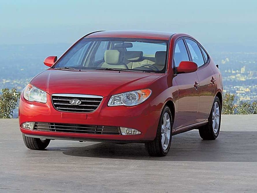 Расход газа четырёх комплектаций седана Hyundai Elantra. Разница стоимости заправки газом и бензином. Автономный пробег до и после установки ГБО.
