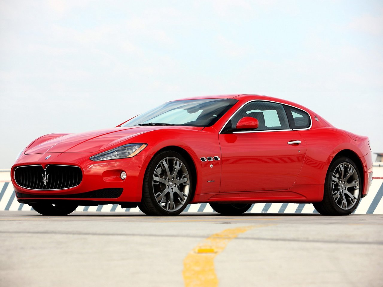 Расход газа двух комплектаций купе Maserati GranTurismo. Разница стоимости заправки газом и бензином. Автономный пробег до и после установки ГБО.