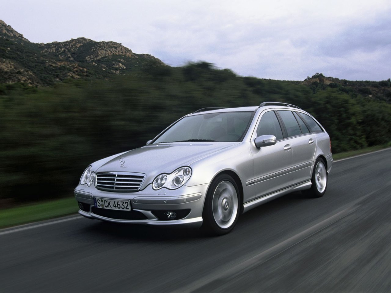 Расход газа одной комплектации универсала пять дверей Mercedes-Benz C-klasse AMG. Разница стоимости заправки газом и бензином. Автономный пробег до и после установки ГБО.
