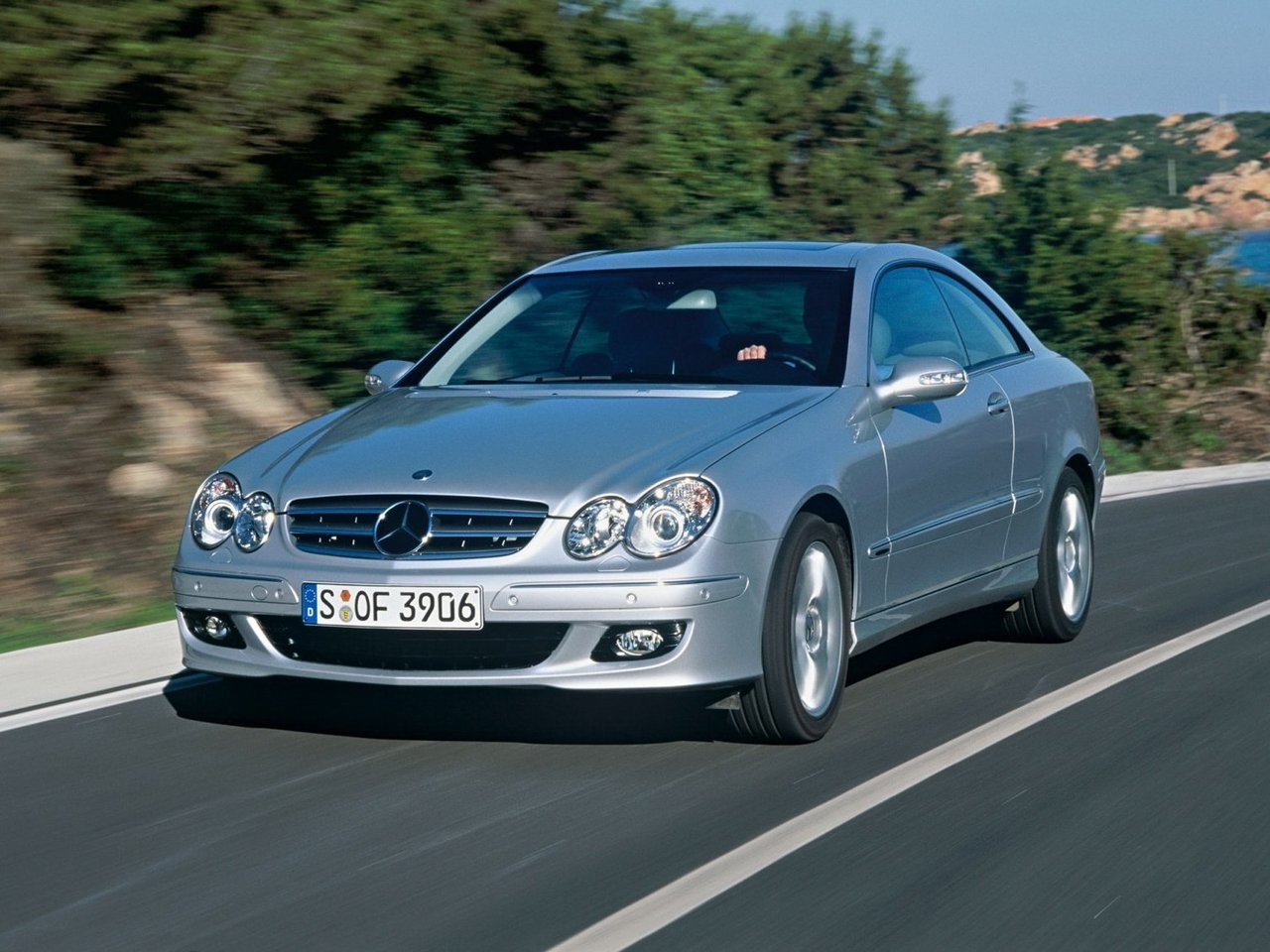 Расход газа одинадцати комплектаций купе-хардтопа Mercedes-Benz CLK-klasse. Разница стоимости заправки газом и бензином. Автономный пробег до и после установки ГБО.