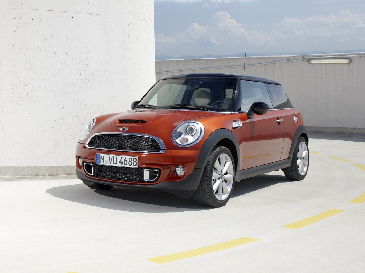 Расход газа двух комплектаций хэтчбек три двери Cooper S MINI Hatch. Разница стоимости заправки газом и бензином. Автономный пробег до и после установки ГБО.