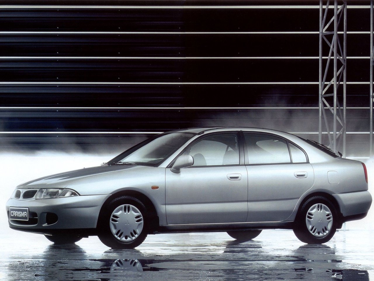 Расход газа четырёх комплектаций хэтчбека пять дверей Mitsubishi Carisma. Разница стоимости заправки газом и бензином. Автономный пробег до и после установки ГБО.
