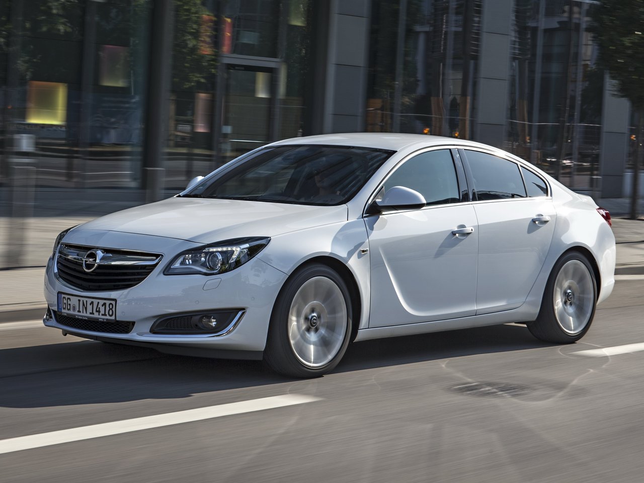 Расход газа шести комплектаций седана Opel Insignia. Разница стоимости заправки газом и бензином. Автономный пробег до и после установки ГБО.