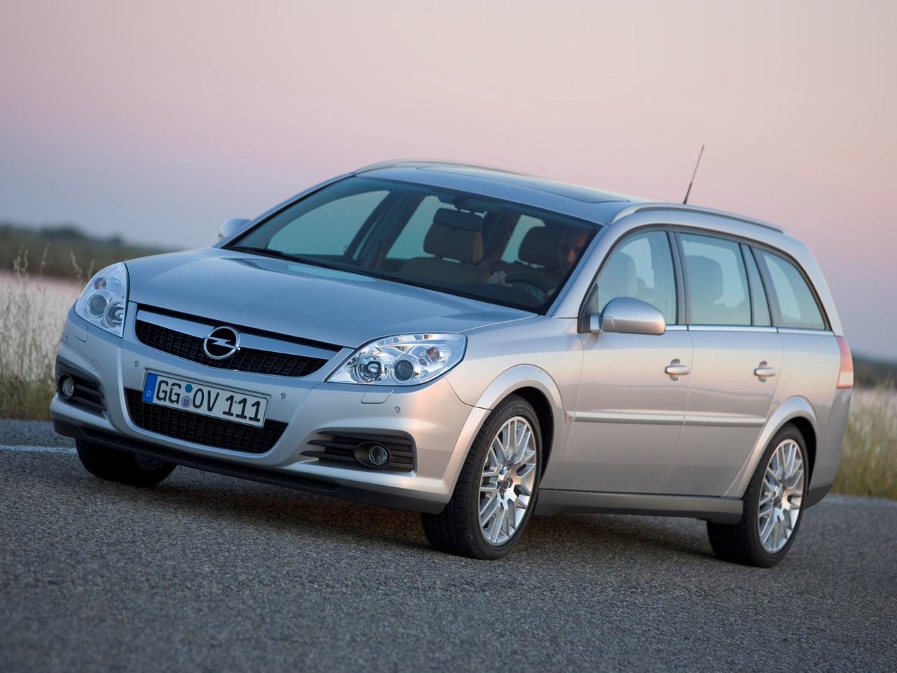 Расход газа семи комплектаций универсала пять дверей Opel Vectra. Разница стоимости заправки газом и бензином. Автономный пробег до и после установки ГБО.