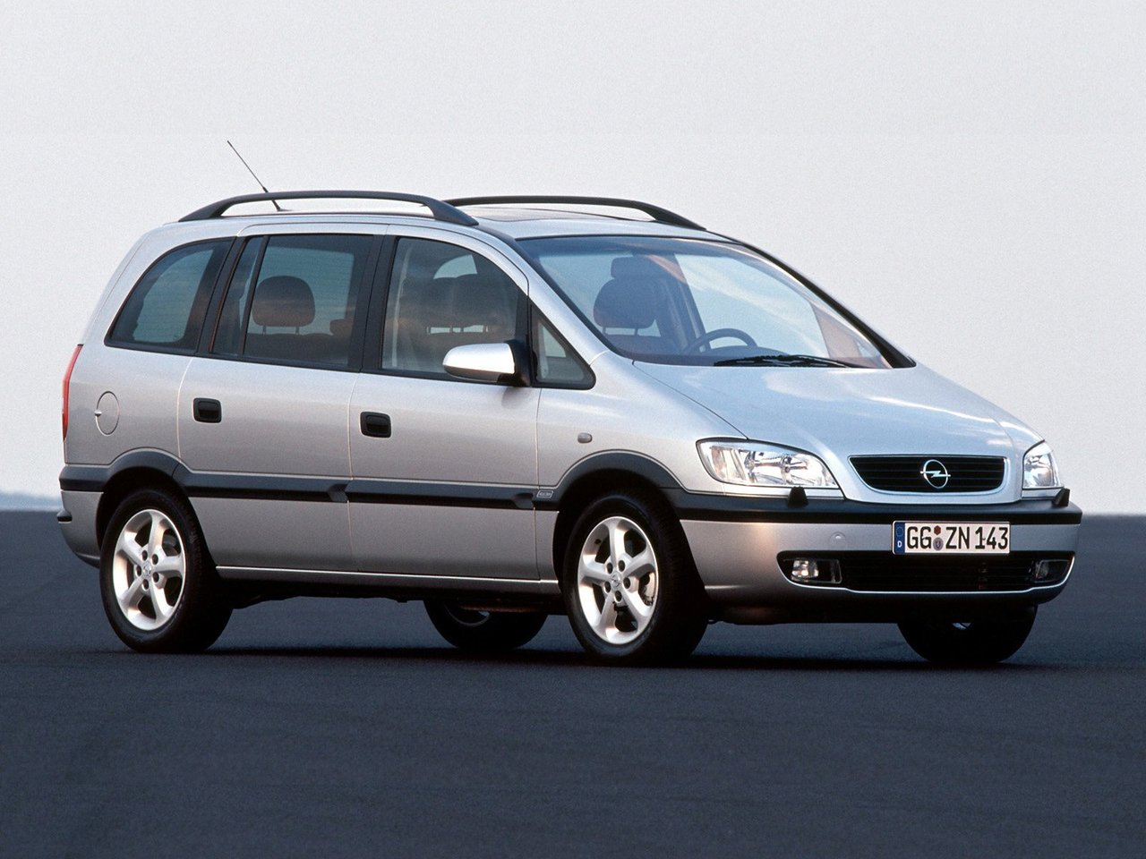 Расход газа пяти комплектаций компактвэна Opel Zafira. Разница стоимости заправки газом и бензином. Автономный пробег до и после установки ГБО.