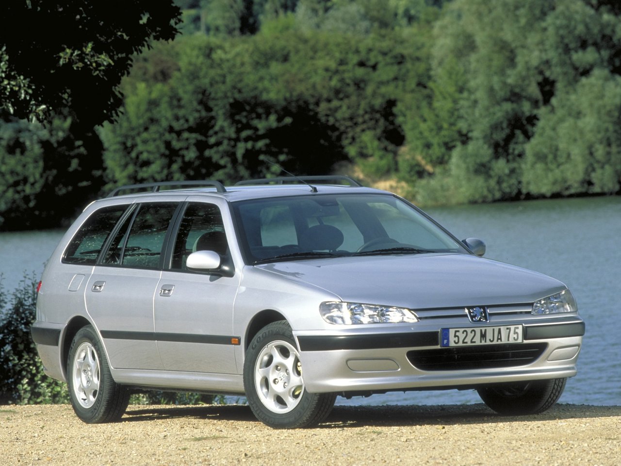 Расход газа четырёх комплектаций универсала пять дверей Peugeot 406. Разница стоимости заправки газом и бензином. Автономный пробег до и после установки ГБО.