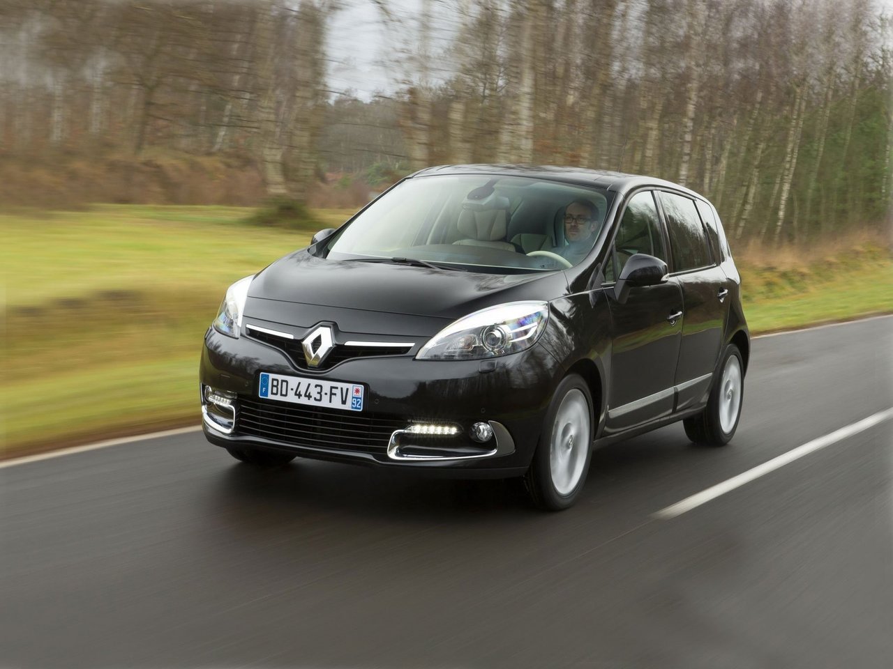 Расход газа четырёх комплектаций компактвэна Renault Scenic. Разница стоимости заправки газом и бензином. Автономный пробег до и после установки ГБО.