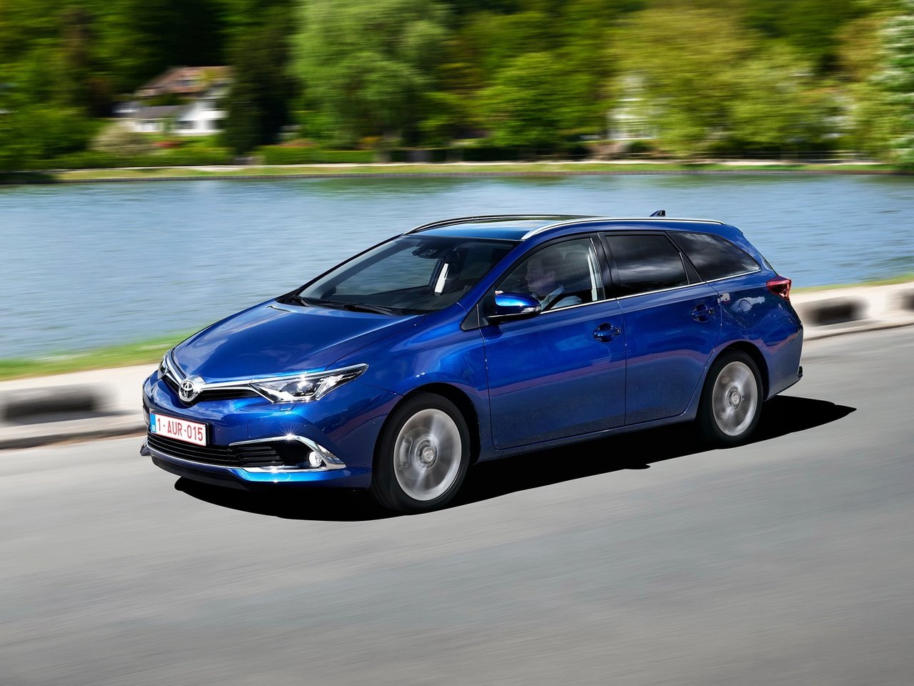 Расход газа пяти комплектаций универсала пять дверей Toyota Auris. Разница стоимости заправки газом и бензином. Автономный пробег до и после установки ГБО.