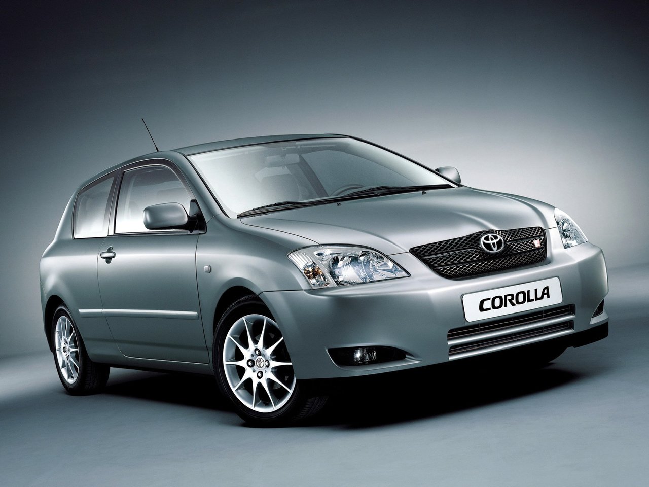 Расход газа семи комплектаций хэтчбека три двери Toyota Corolla. Разница стоимости заправки газом и бензином. Автономный пробег до и после установки ГБО.