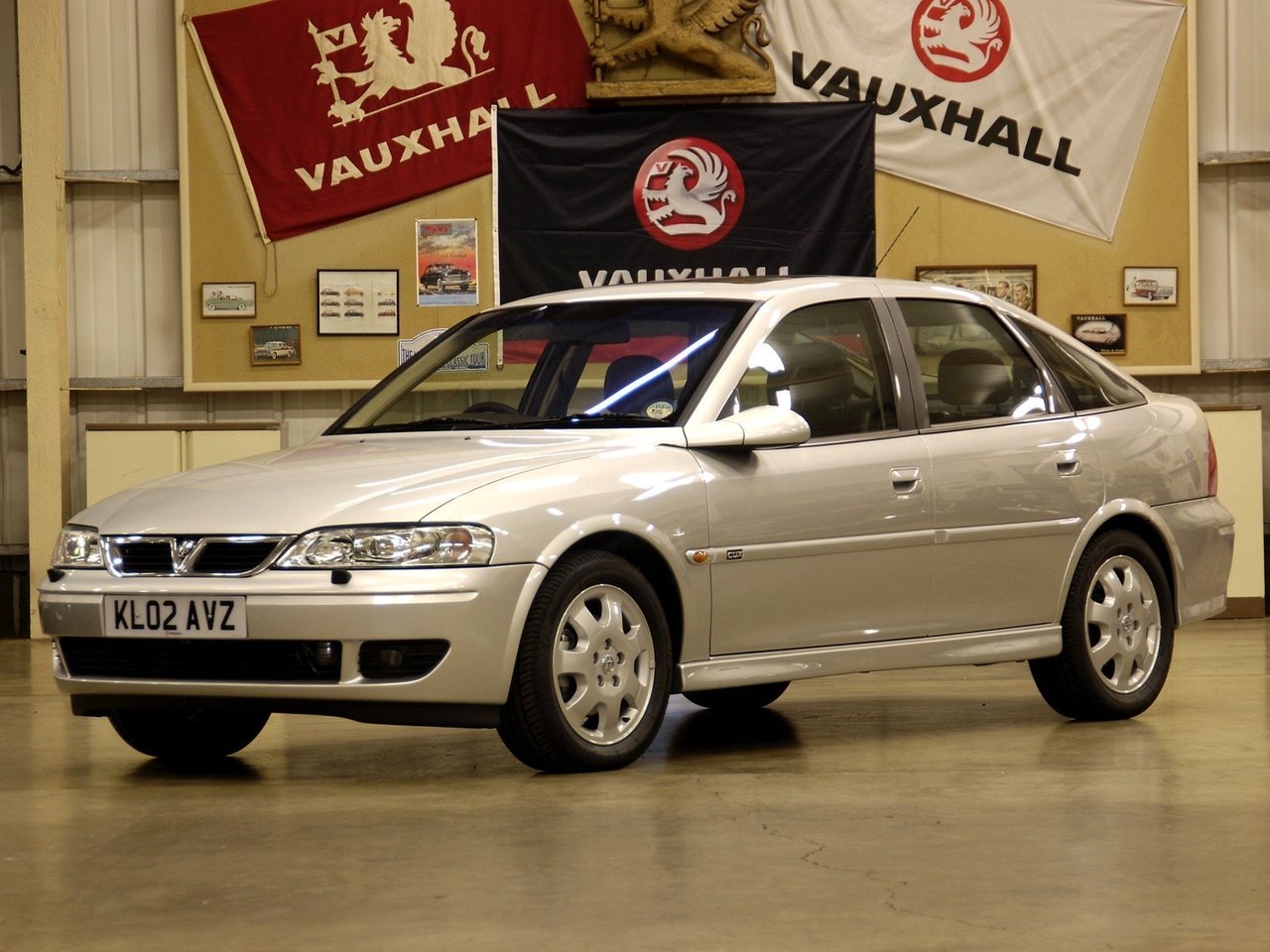 Расход газа трёх комплектаций хэтчбека пять дверей Vauxhall Vectra. Разница стоимости заправки газом и бензином. Автономный пробег до и после установки ГБО.
