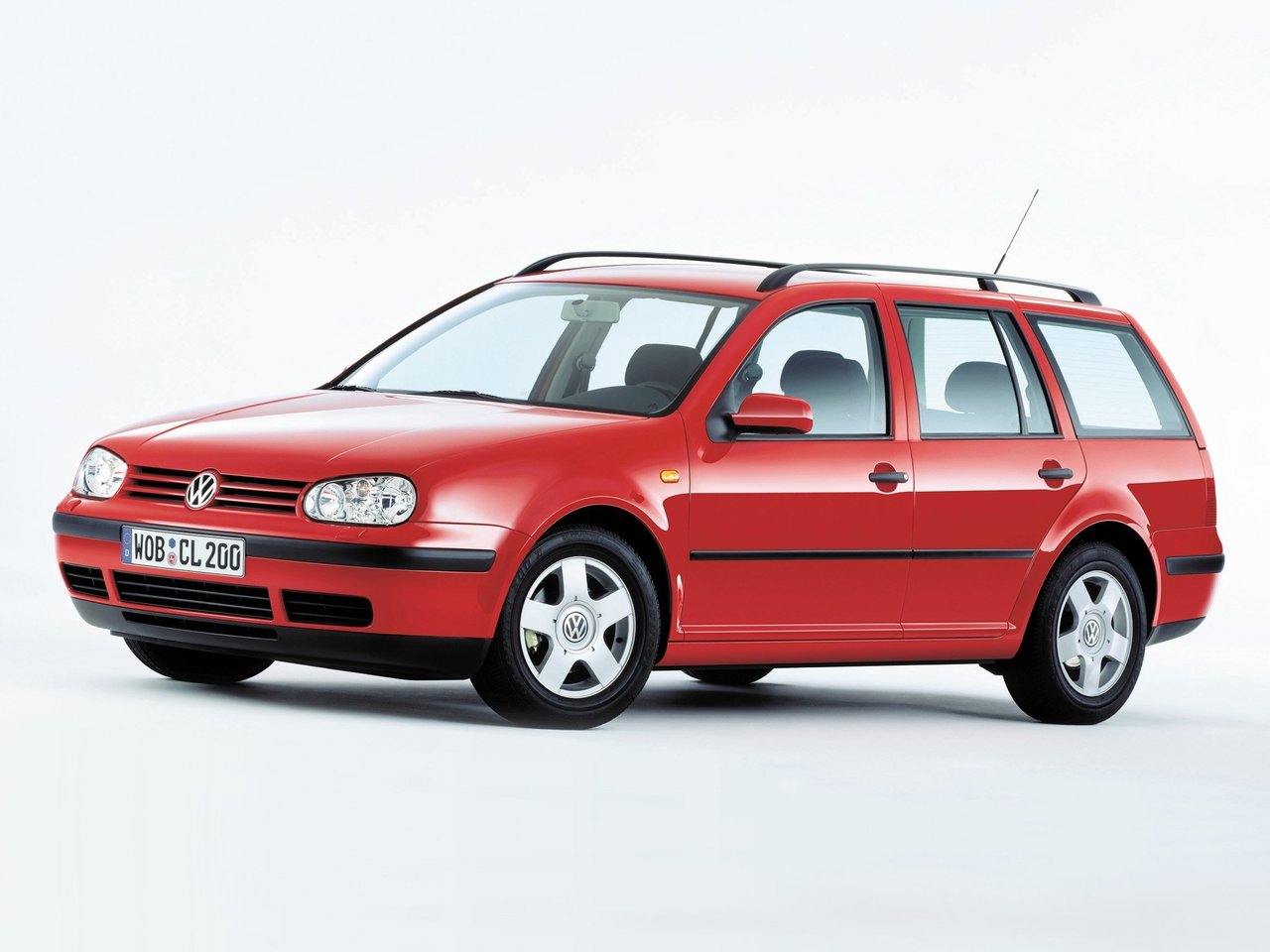 Расход газа одинадцати комплектаций универсала пять дверей Volkswagen Golf. Разница стоимости заправки газом и бензином. Автономный пробег до и после установки ГБО.