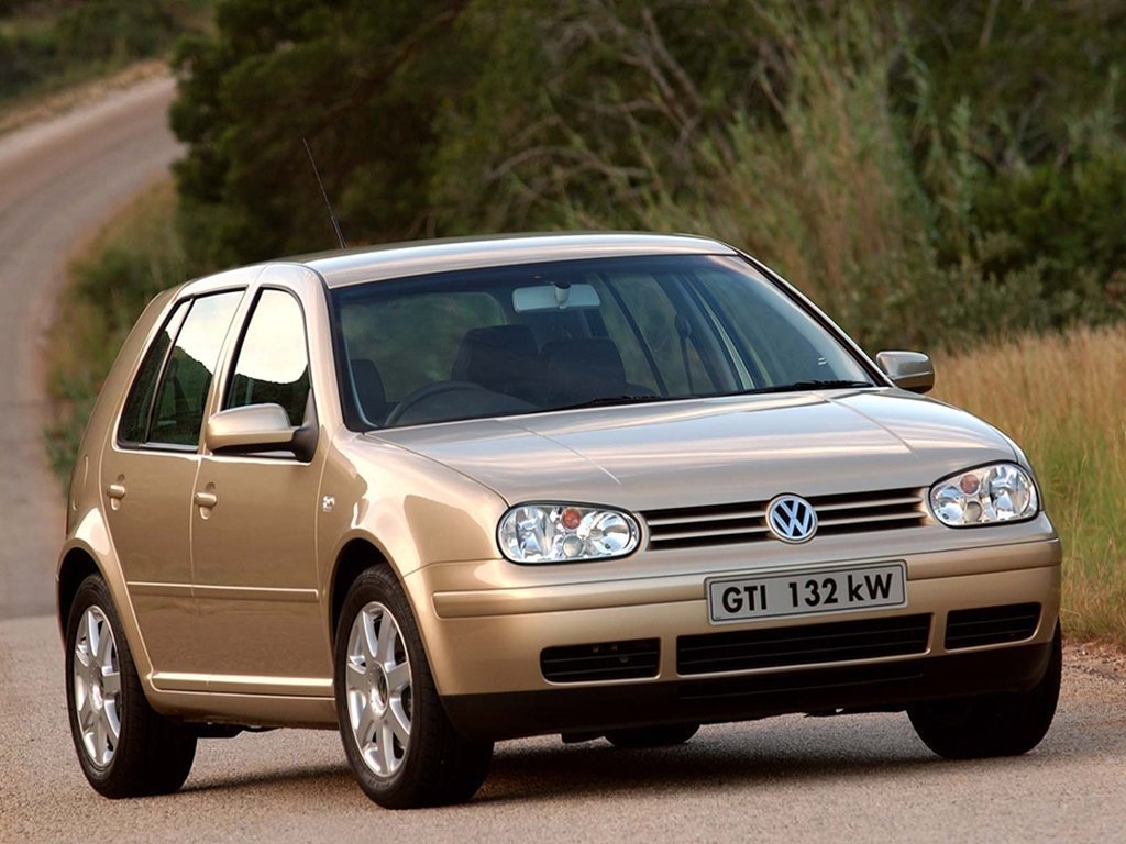 Расход газа двух комплектаций хэтчбека пять дверей Volkswagen Golf GTI. Разница стоимости заправки газом и бензином. Автономный пробег до и после установки ГБО.