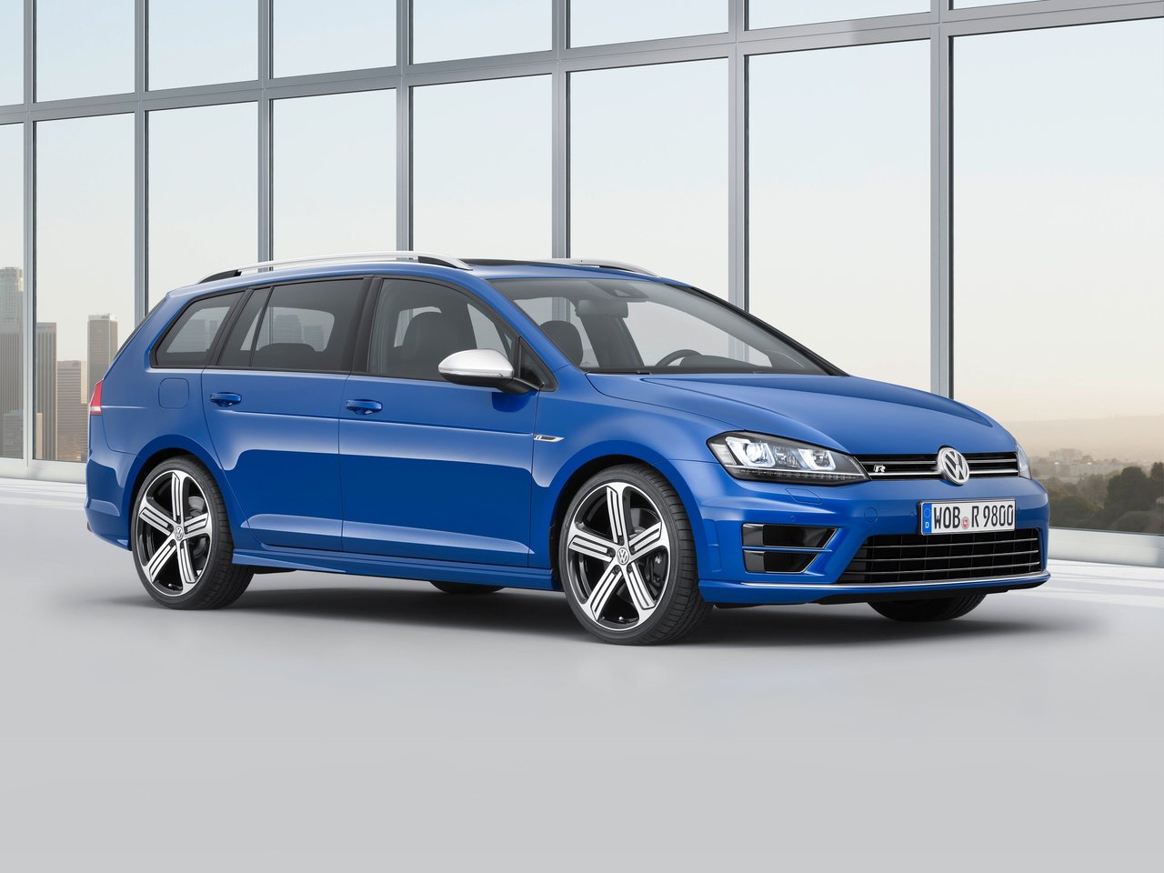 Расход газа одной комплектации универсала пять дверей Volkswagen Golf R. Разница стоимости заправки газом и бензином. Автономный пробег до и после установки ГБО.