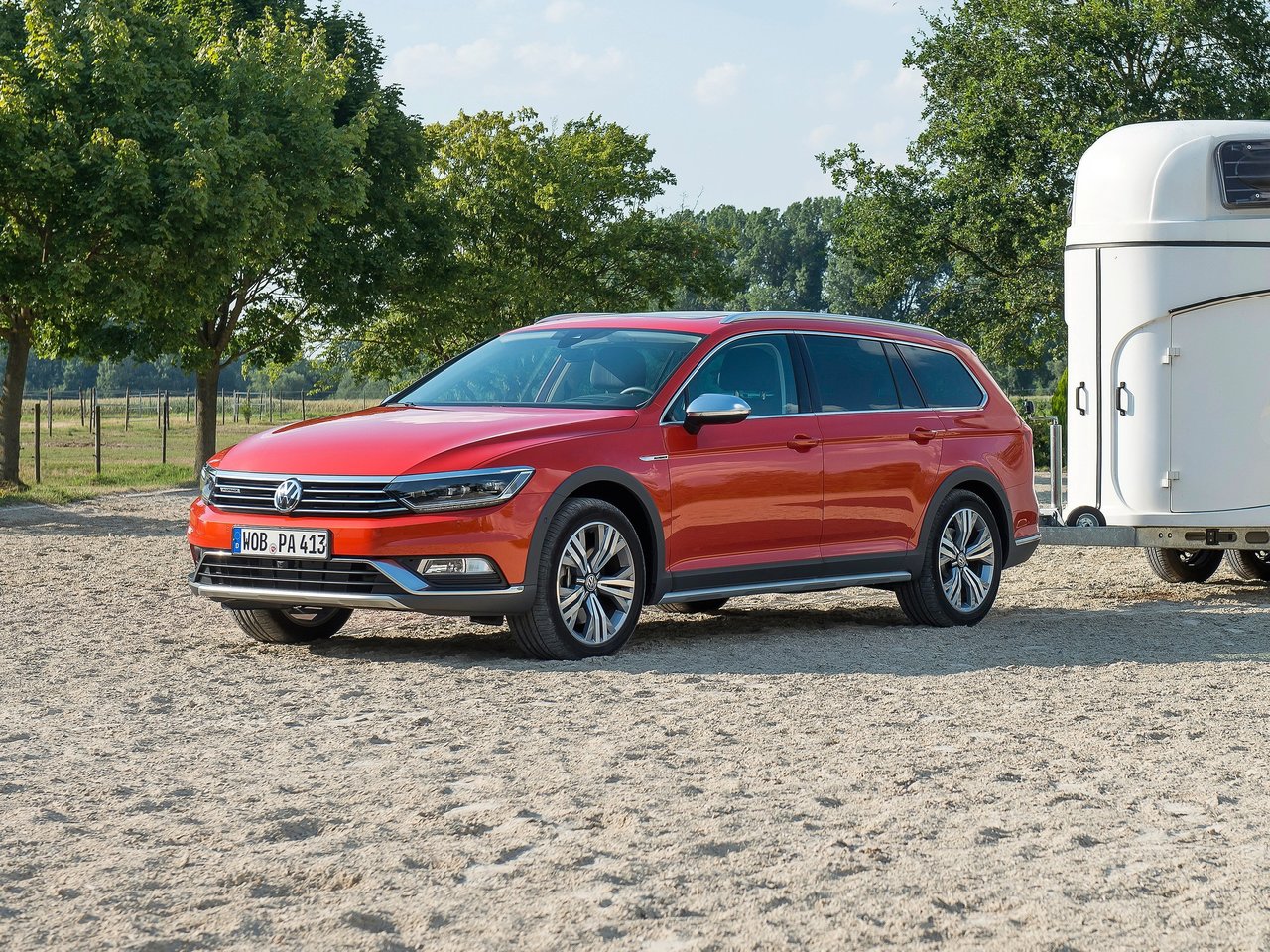 Расход газа одной комплектации универсала пять дверей Alltrack Volkswagen Passat. Разница стоимости заправки газом и бензином. Автономный пробег до и после установки ГБО.