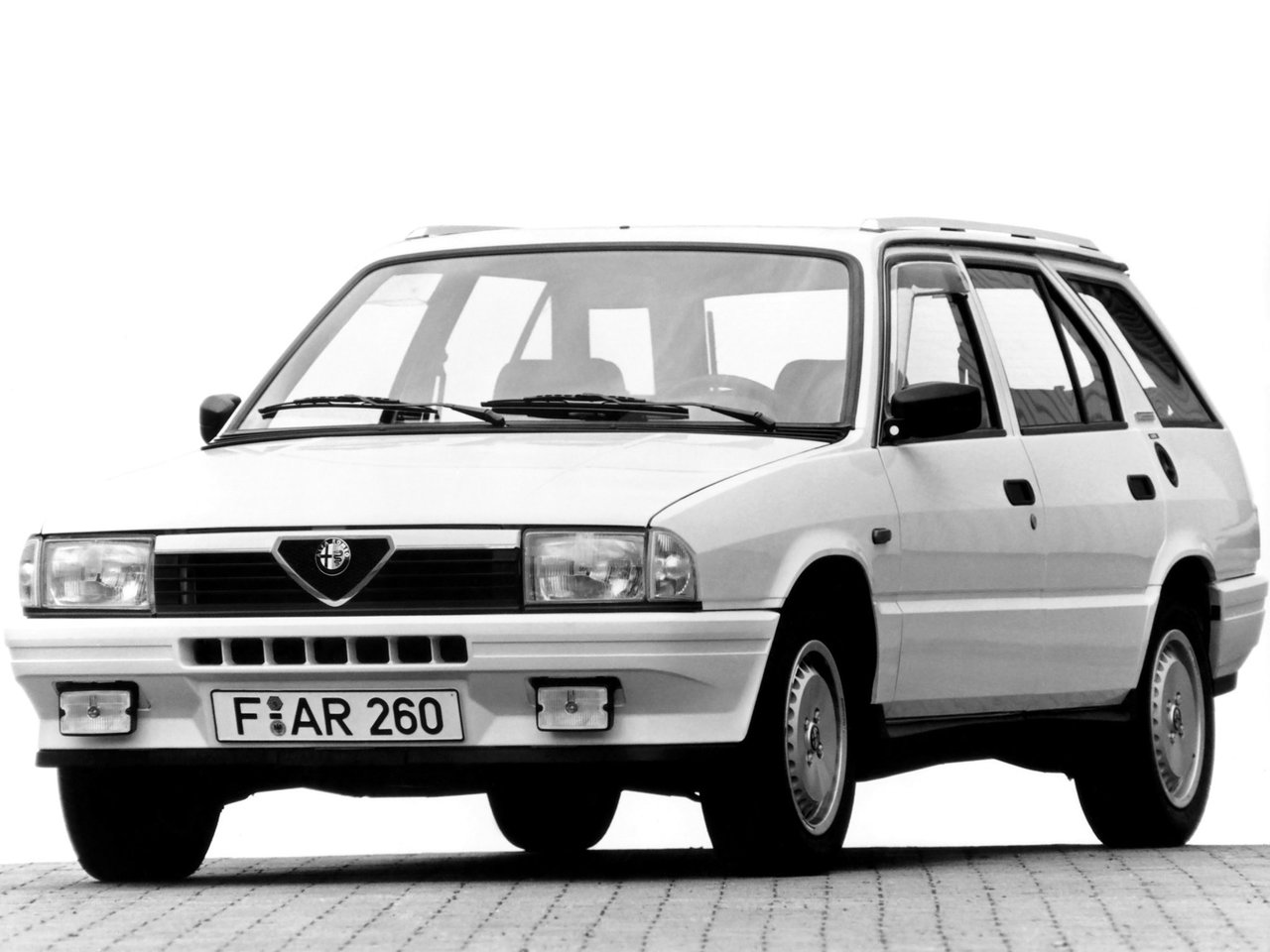 Расход газа одной комплектации универсала пять дверей Alfa Romeo 33. Разница стоимости заправки газом и бензином. Автономный пробег до и после установки ГБО.