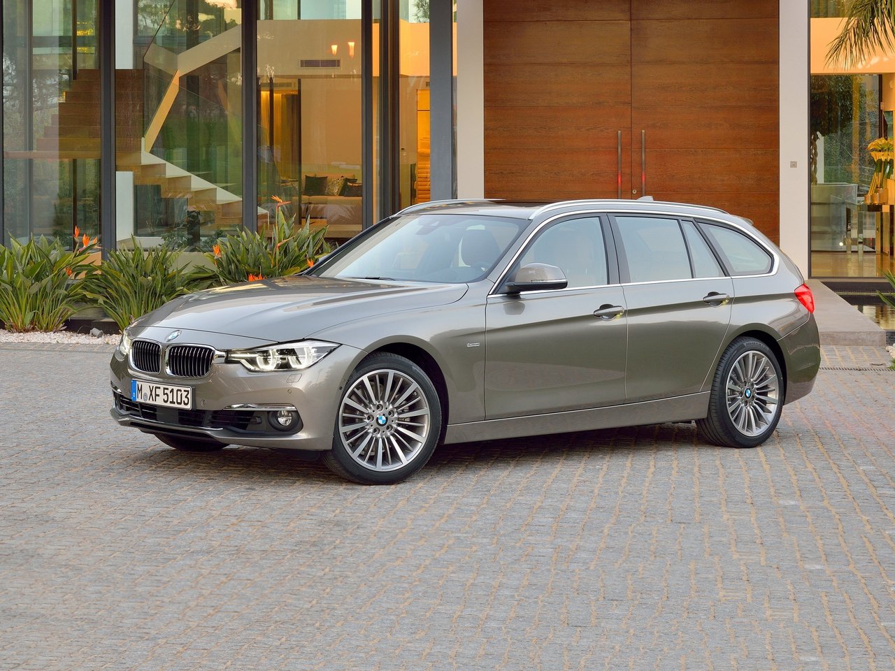 Расход газа пяти комплектаций универсала пять дверей BMW 3 серия. Разница стоимости заправки газом и бензином. Автономный пробег до и после установки ГБО.