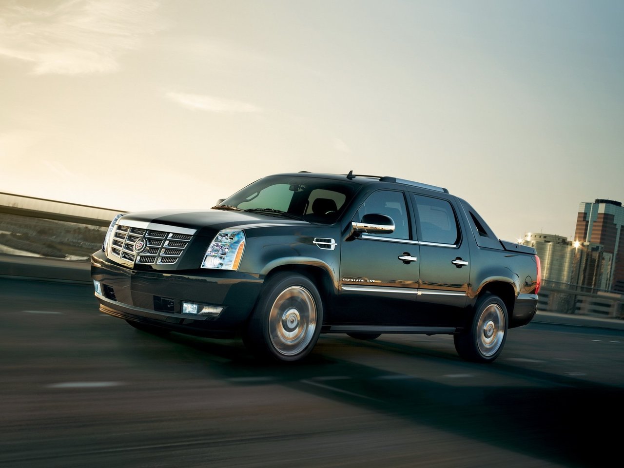 Расход газа одной комплектации пикапа Двойная кабина Cadillac Escalade. Разница стоимости заправки газом и бензином. Автономный пробег до и после установки ГБО.
