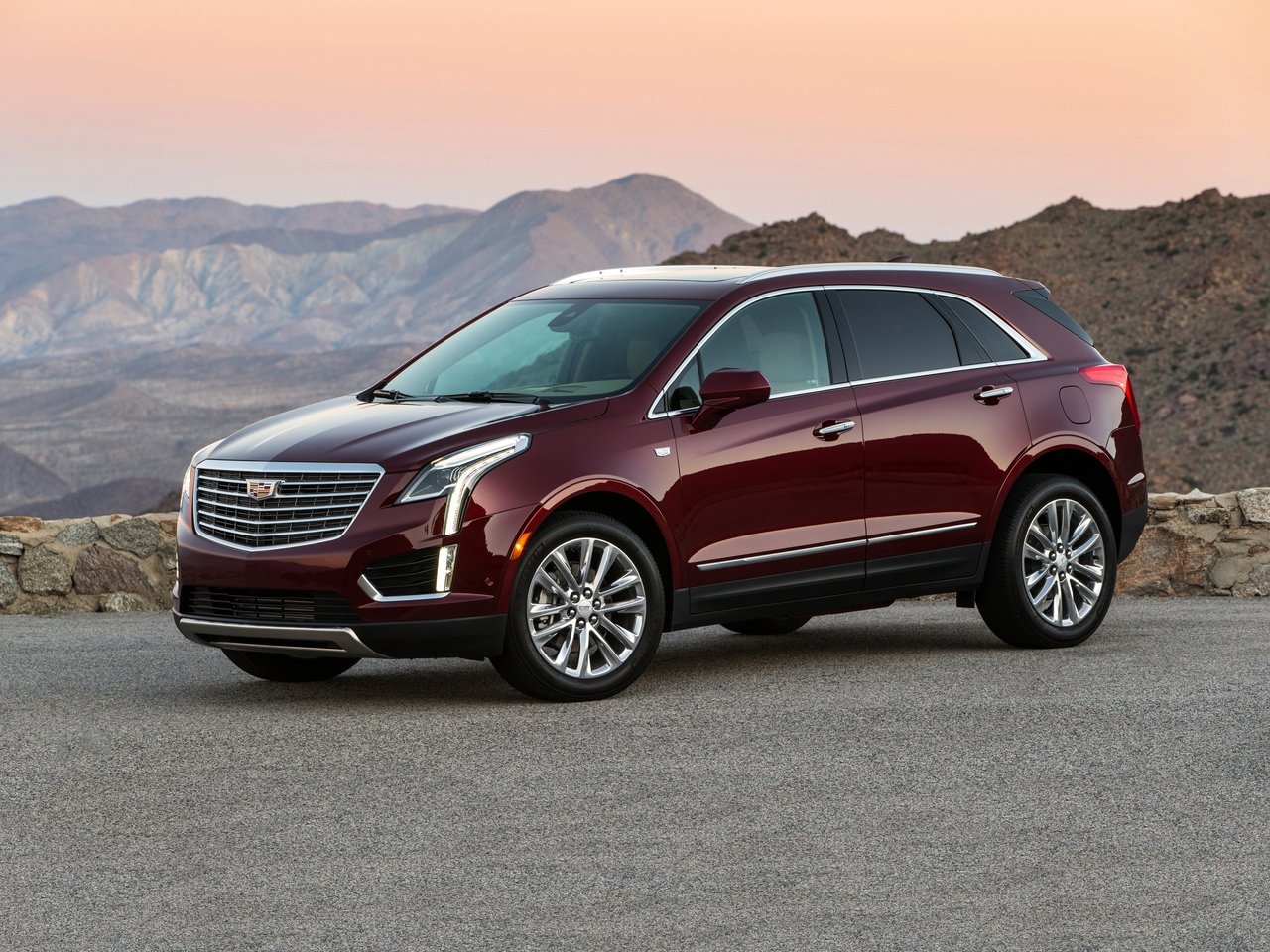 Расход газа двух комплектаций внедорожника пять дверей Cadillac XT5. Разница стоимости заправки газом и бензином. Автономный пробег до и после установки ГБО.