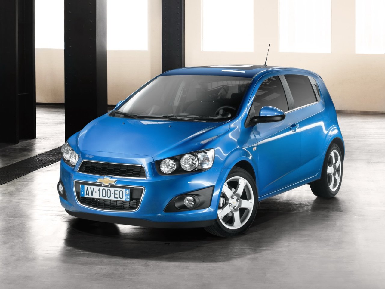 Расход газа одной комплектации хэтчбека пять дверей Chevrolet Aveo. Разница стоимости заправки газом и бензином. Автономный пробег до и после установки ГБО.