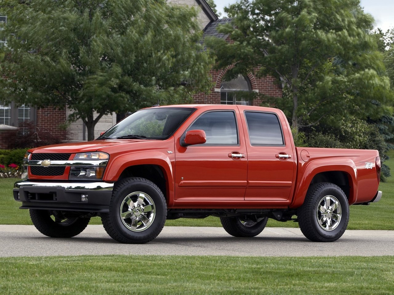 Расход газа восьми комплектаций пикапа Двойная кабина Chevrolet Colorado. Разница стоимости заправки газом и бензином. Автономный пробег до и после установки ГБО.