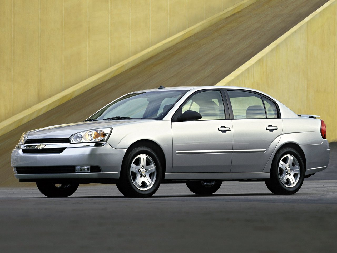 Расход газа трёх комплектаций седана Chevrolet Malibu. Разница стоимости заправки газом и бензином. Автономный пробег до и после установки ГБО.