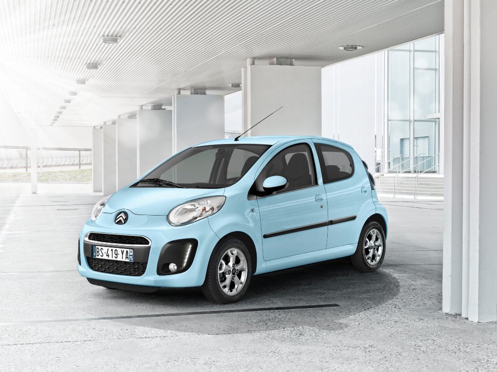 Расход газа двух комплектаций хэтчбека пять дверей Citroen C1. Разница стоимости заправки газом и бензином. Автономный пробег до и после установки ГБО.