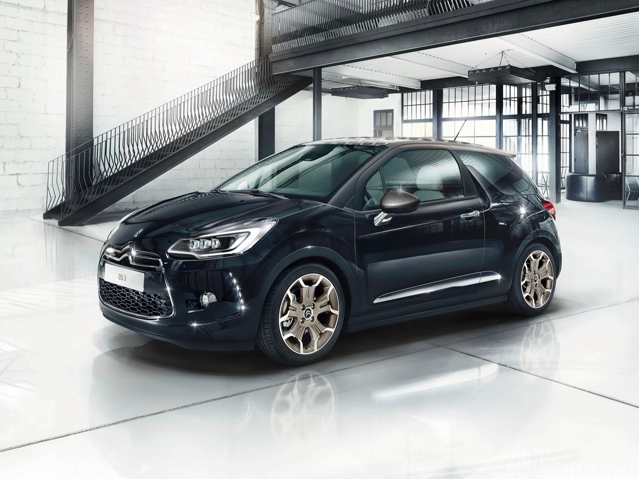 Расход газа трёх комплектаций хэтчбека три двери Citroen DS3. Разница стоимости заправки газом и бензином. Автономный пробег до и после установки ГБО.