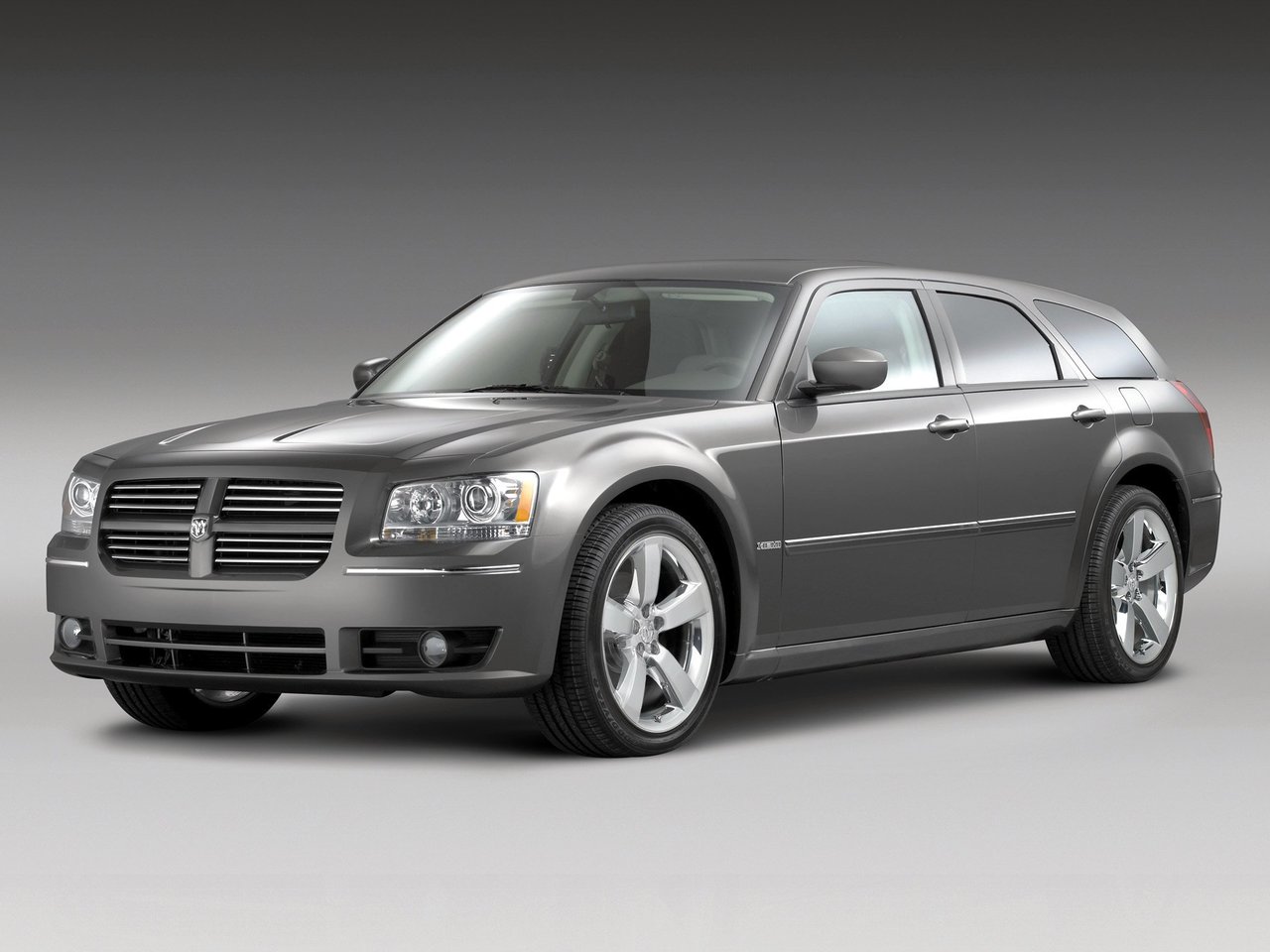 Расход газа четырёх комплектаций универсала пять дверей Dodge Magnum. Разница стоимости заправки газом и бензином. Автономный пробег до и после установки ГБО.