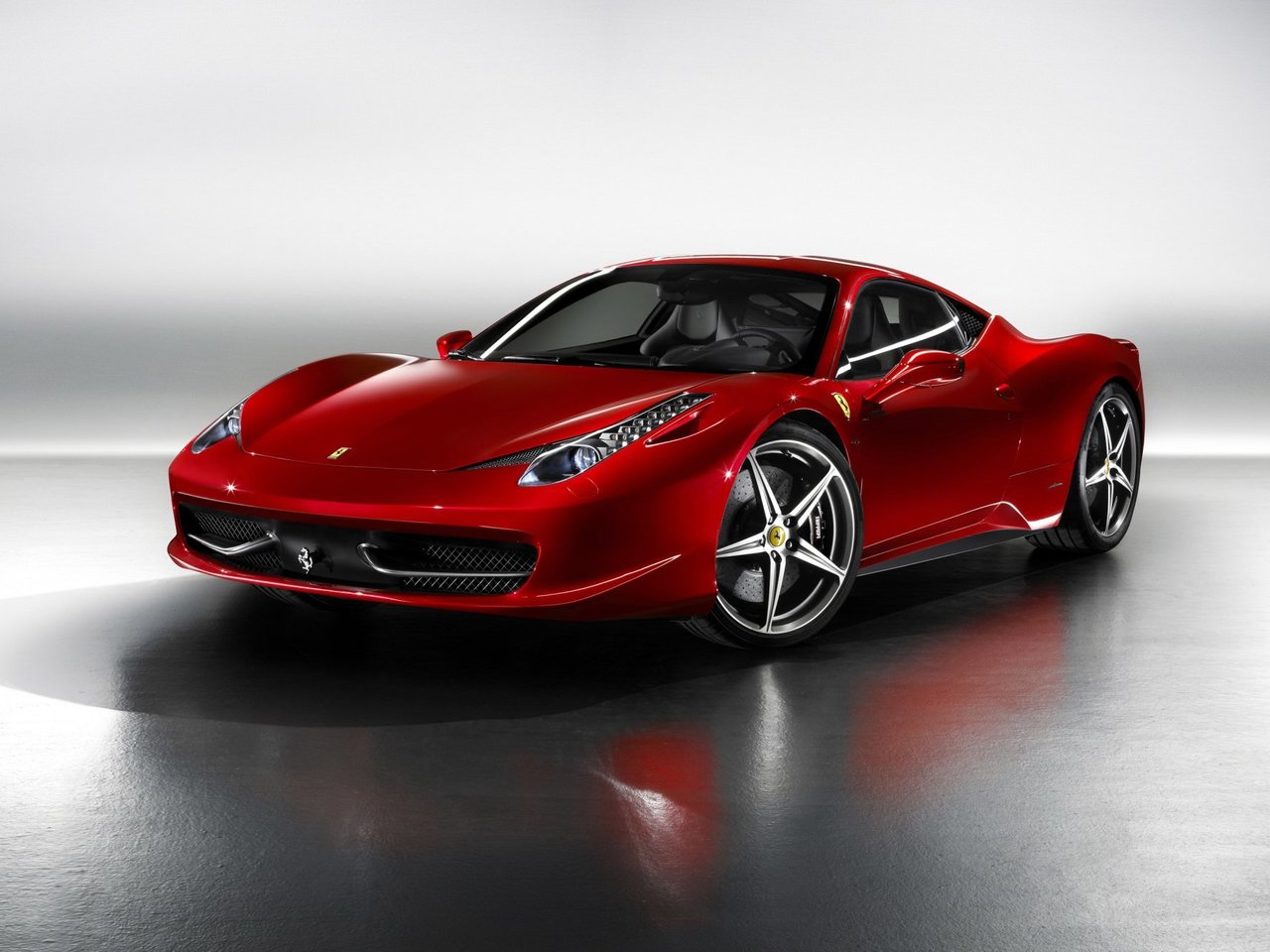 Расход газа одной комплектации купе Ferrari 458. Разница стоимости заправки газом и бензином. Автономный пробег до и после установки ГБО.