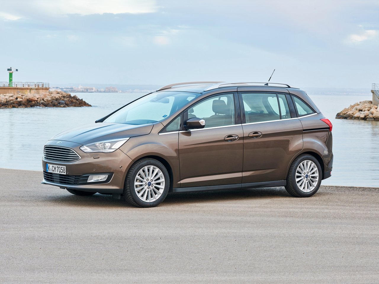 Расход газа четырёх комплектаций компактвэна Grand Ford C-MAX. Разница стоимости заправки газом и бензином. Автономный пробег до и после установки ГБО.