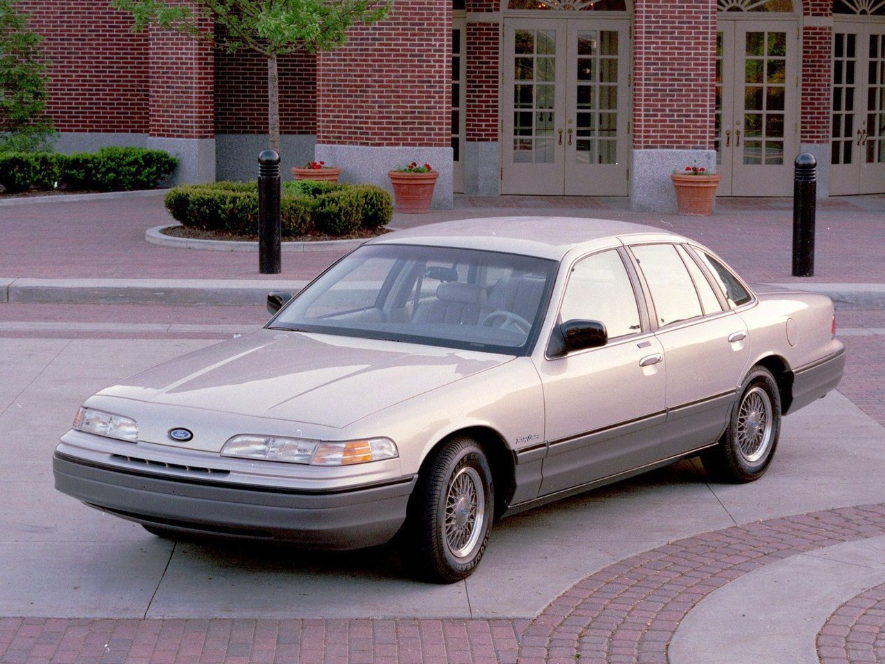 Снижаем расход Ford Crown Victoria на топливо, устанавливаем ГБО