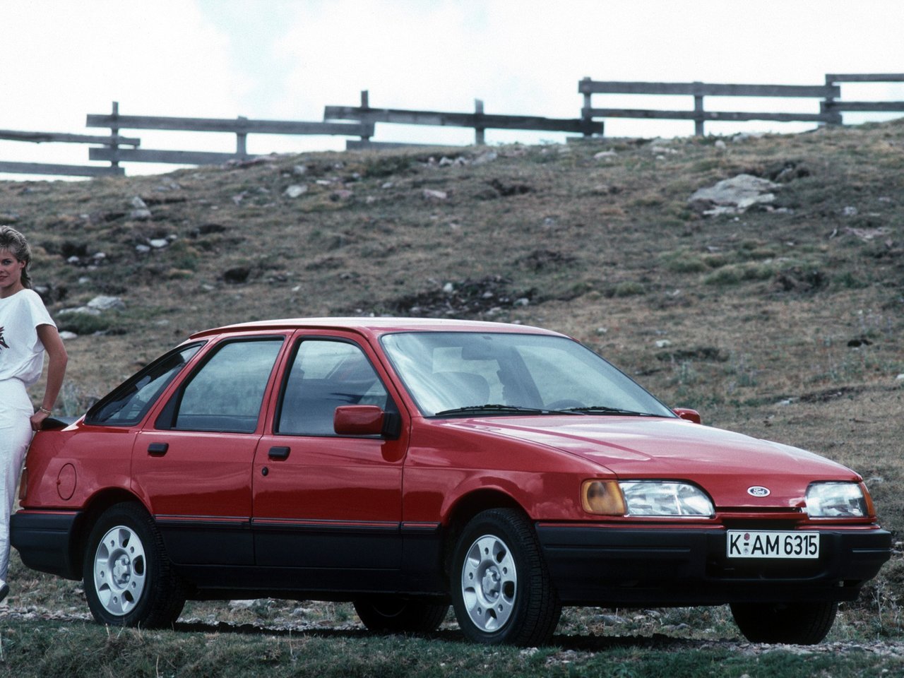 Расход газа восьми комплектаций хэтчбека пять дверей Ford Sierra. Разница стоимости заправки газом и бензином. Автономный пробег до и после установки ГБО.