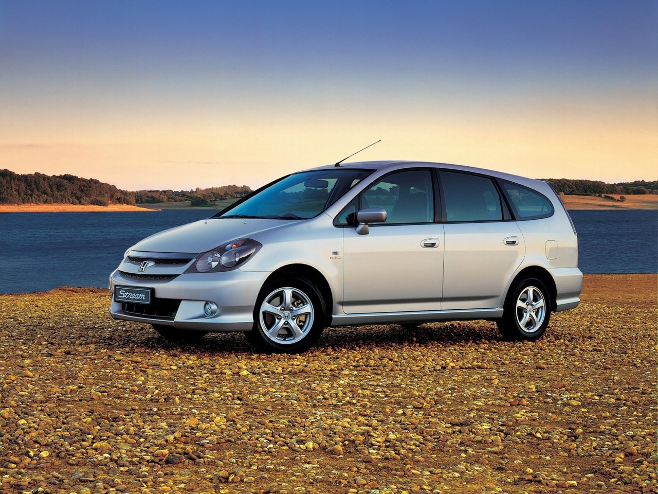 Расход газа шести комплектаций компактвэна Honda Stream. Разница стоимости заправки газом и бензином. Автономный пробег до и после установки ГБО.