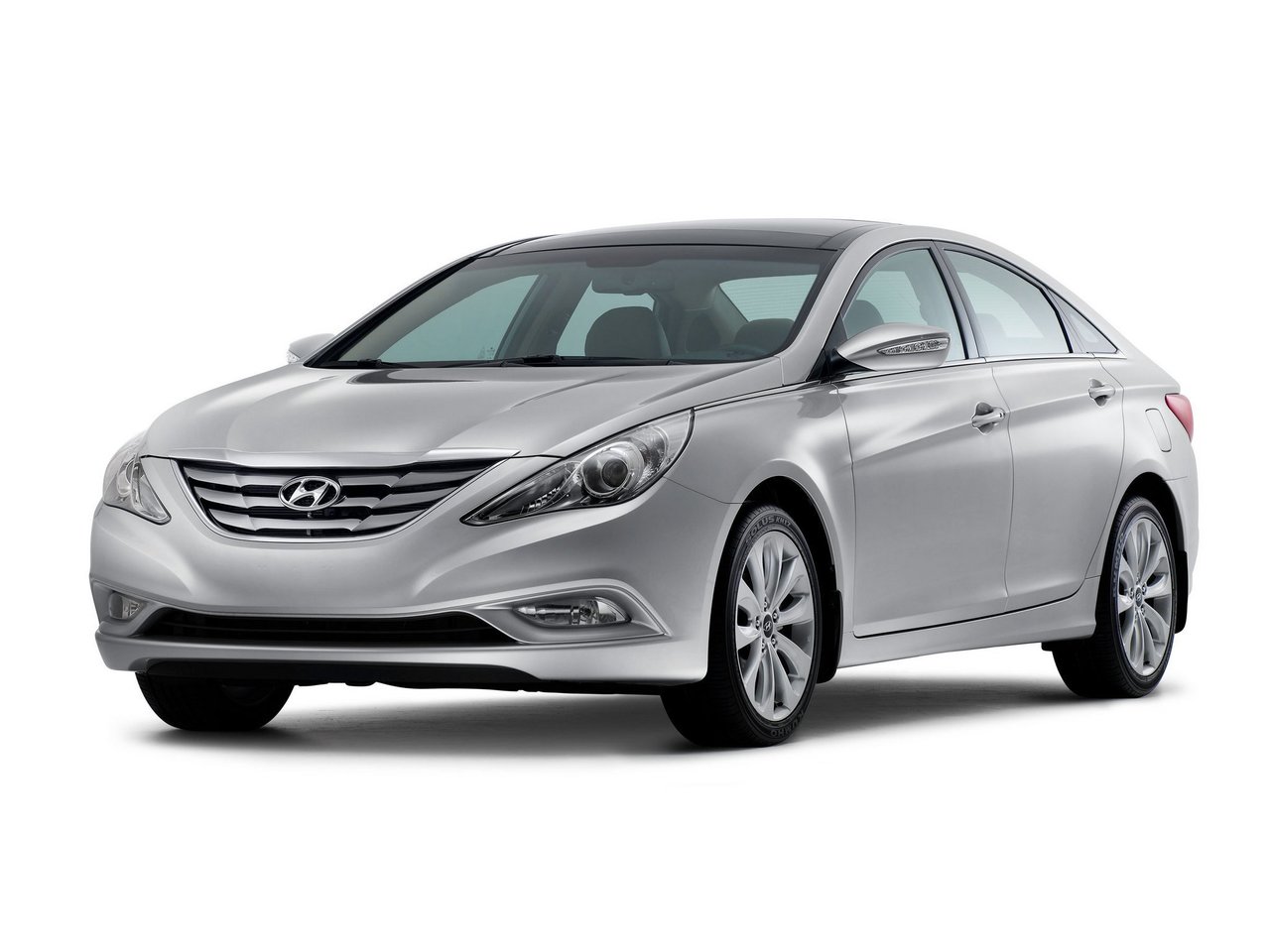 Расход газа четырёх комплектаций седана Hyundai Sonata. Разница стоимости заправки газом и бензином. Автономный пробег до и после установки ГБО.