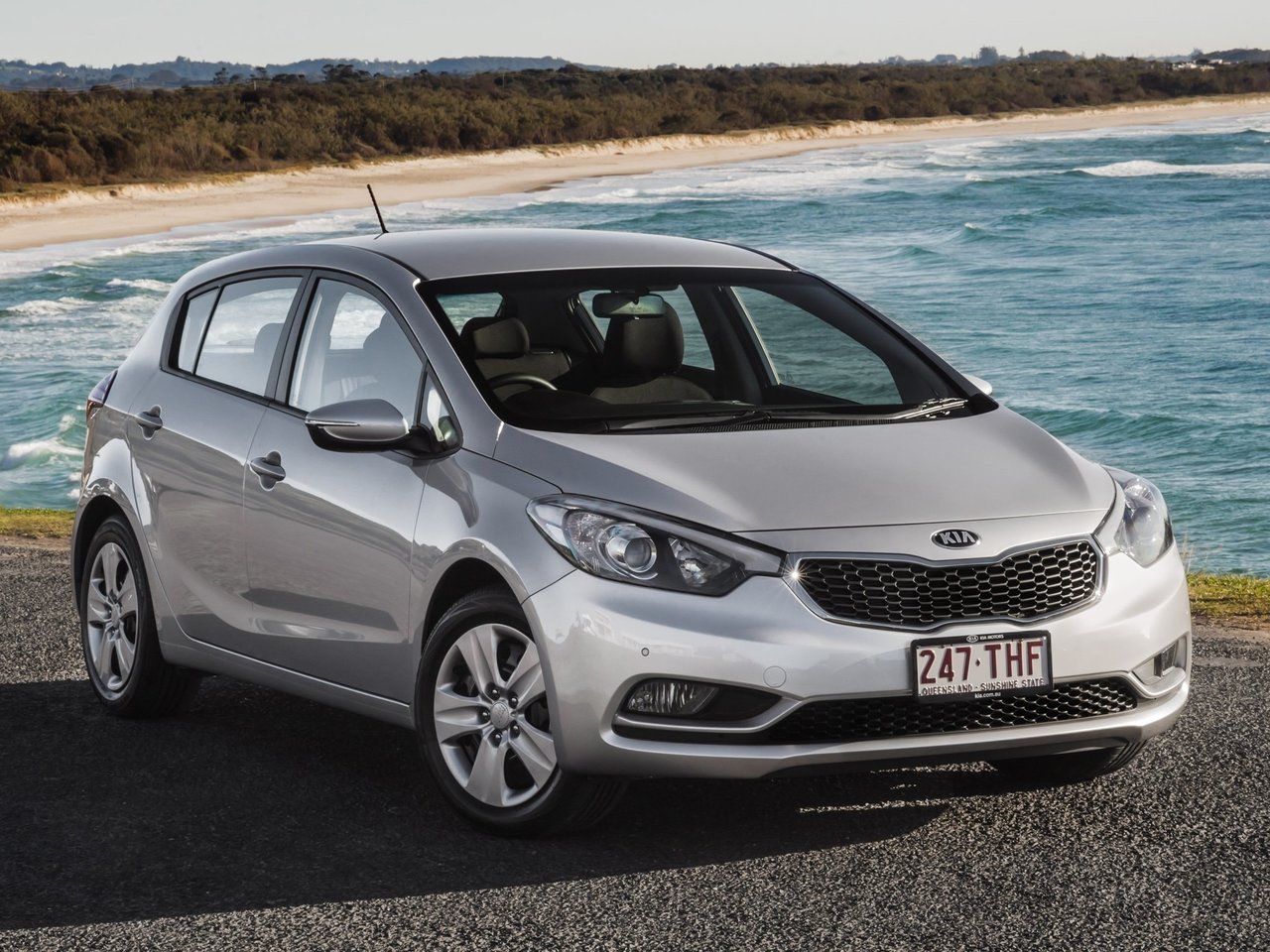 Расход газа двух комплектаций хэтчбека пять дверей Kia Cerato. Разница стоимости заправки газом и бензином. Автономный пробег до и после установки ГБО.