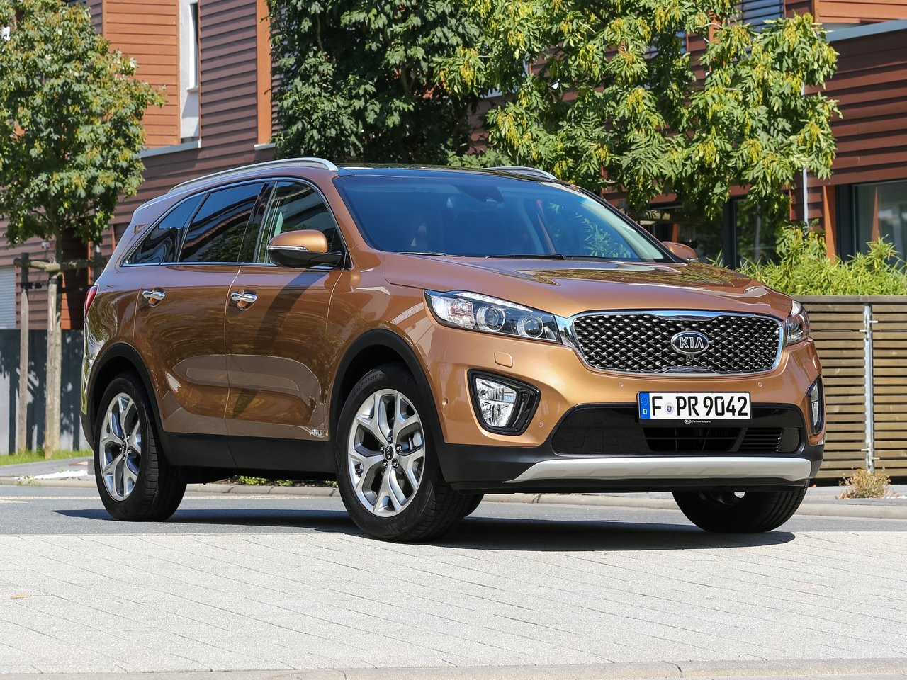 Расход газа двух комплектаций внедорожника пять дверей Prime Kia Sorento. Разница стоимости заправки газом и бензином. Автономный пробег до и после установки ГБО.