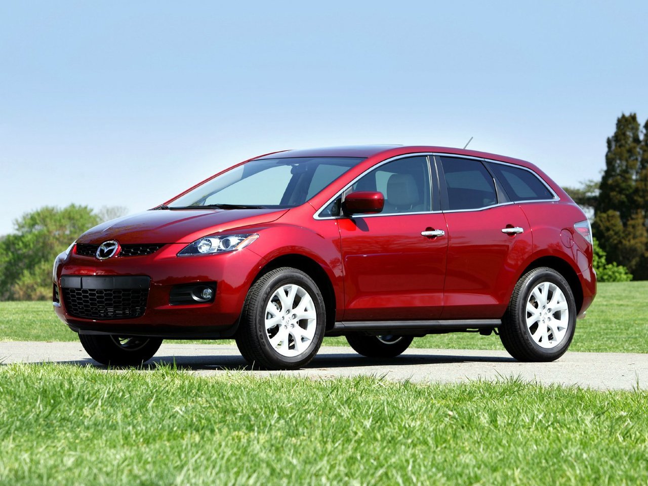 Расход газа двух комплектаций внедорожника пять дверей Mazda CX-7. Разница стоимости заправки газом и бензином. Автономный пробег до и после установки ГБО.
