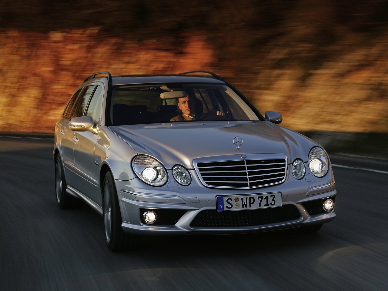 Расход газа одной комплектации универсала пять дверей Mercedes-Benz E-klasse AMG. Разница стоимости заправки газом и бензином. Автономный пробег до и после установки ГБО.