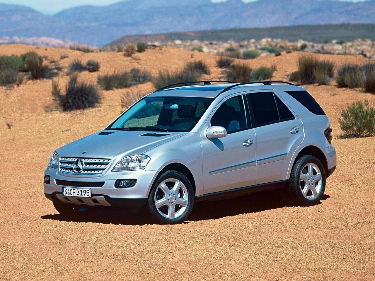 Расход газа трёх комплектаций внедорожника пять дверей Mercedes-Benz M-klasse. Разница стоимости заправки газом и бензином. Автономный пробег до и после установки ГБО.