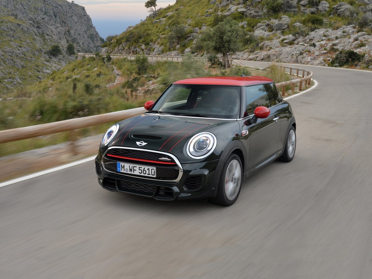 Расход газа двух комплектаций хэтчбек три двери JCW MINI Hatch. Разница стоимости заправки газом и бензином. Автономный пробег до и после установки ГБО.