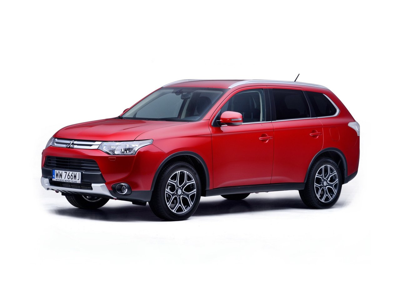 Расход газа трёх комплектаций внедорожника пять дверей Mitsubishi Outlander. Разница стоимости заправки газом и бензином. Автономный пробег до и после установки ГБО.