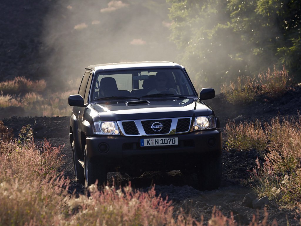 Расход газа двух комплектаций внедорожника три двери Nissan Patrol. Разница стоимости заправки газом и бензином. Автономный пробег до и после установки ГБО.